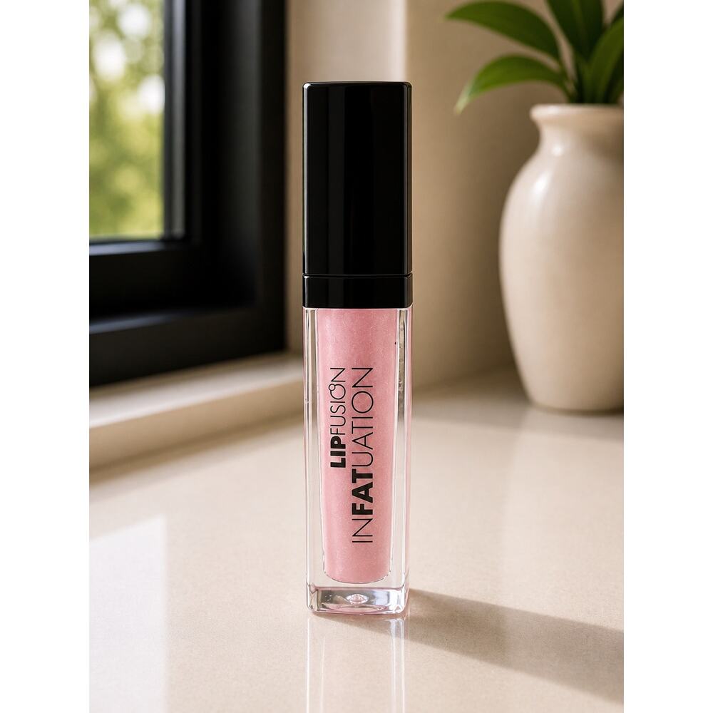 $28 New Lip Fusion Infatuation Lip Gloss Angelic Pink Shimmer Plumping Italy
